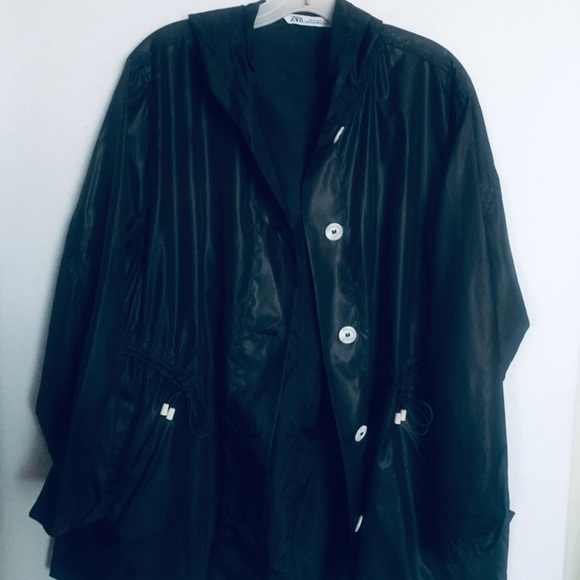 Zara Jackets & Blazers - Zara lightweight windbreaker jacket